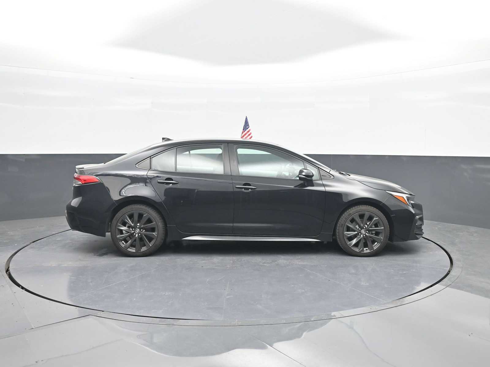 Used 2024 Toyota Corolla SE FWD image 9