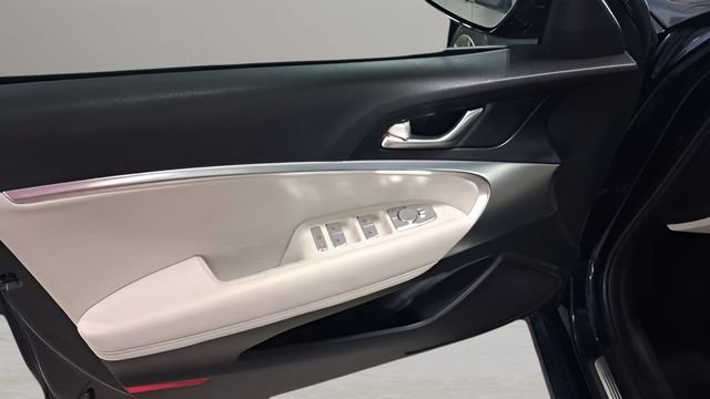 Used 2025 Genesis G70 2.5T AWD/4WD image 26