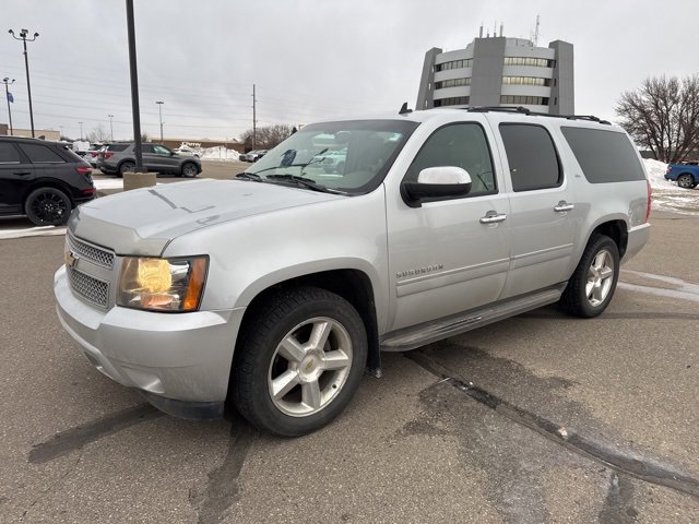 Used 2013 Chevrolet Suburban LTZ image 2