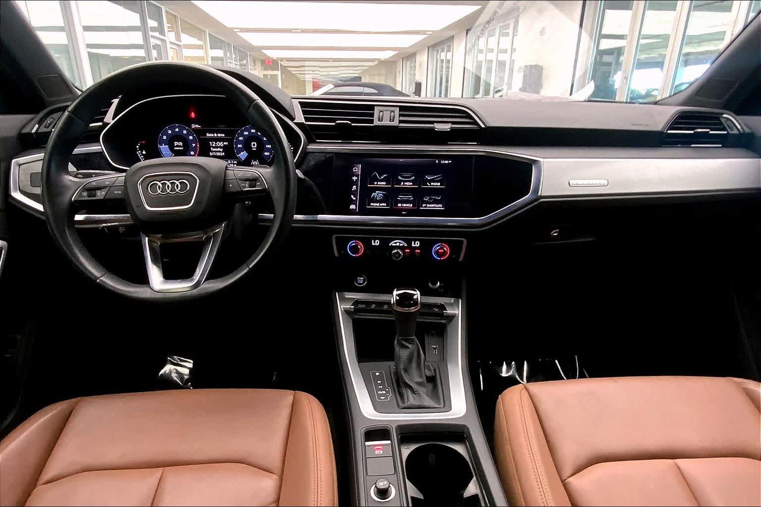 Used 2021 Audi Q3 2.0T Premium w/ Convenience Package AWD/4WD image 16