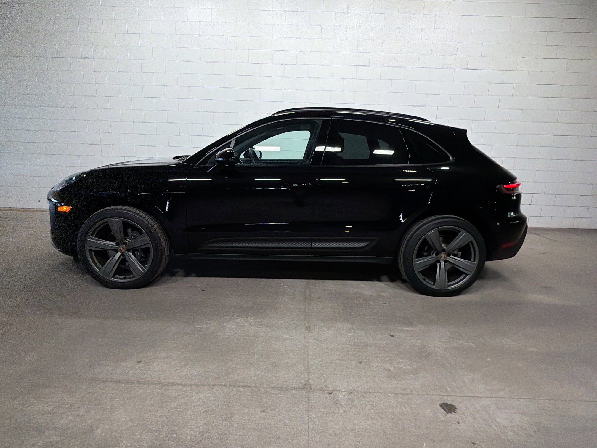 Certified 2026 Porsche Macan image 2