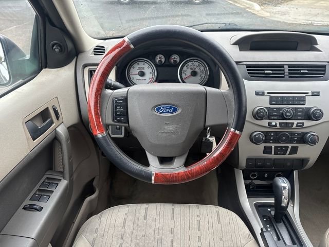Used 2009 Ford Focus SE image 13