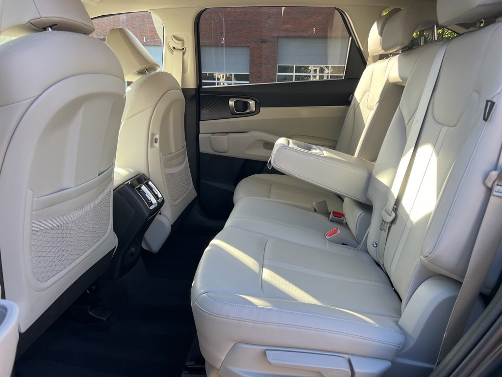 Certified 2025 Kia Sorento S image 23