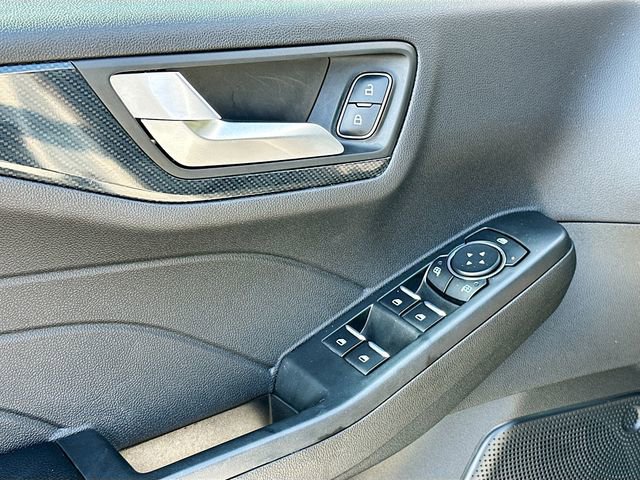 Used 2025 Ford Escape ST-Line image 17