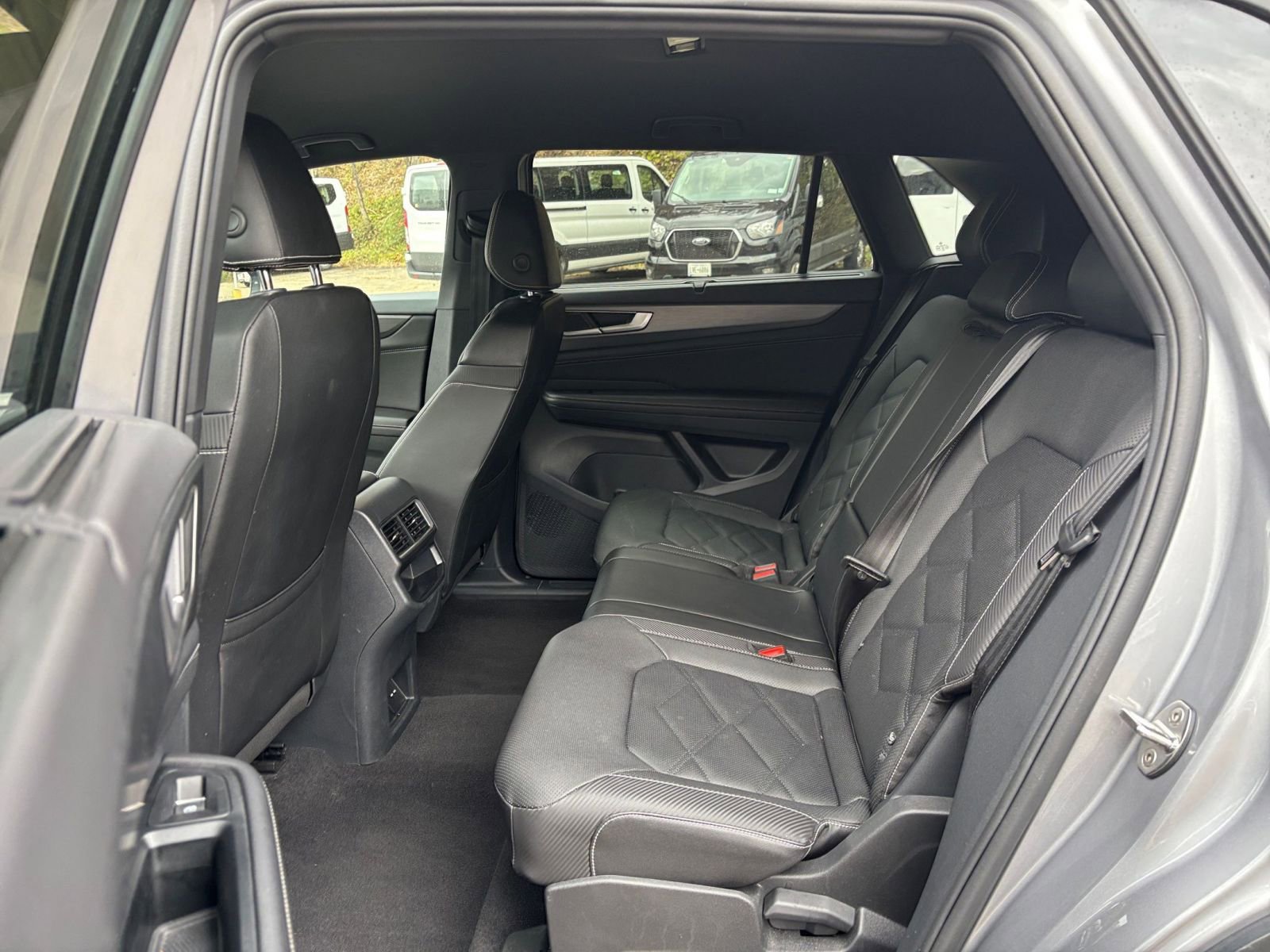 Used 2025 Volkswagen Atlas Cross Sport SE image 25