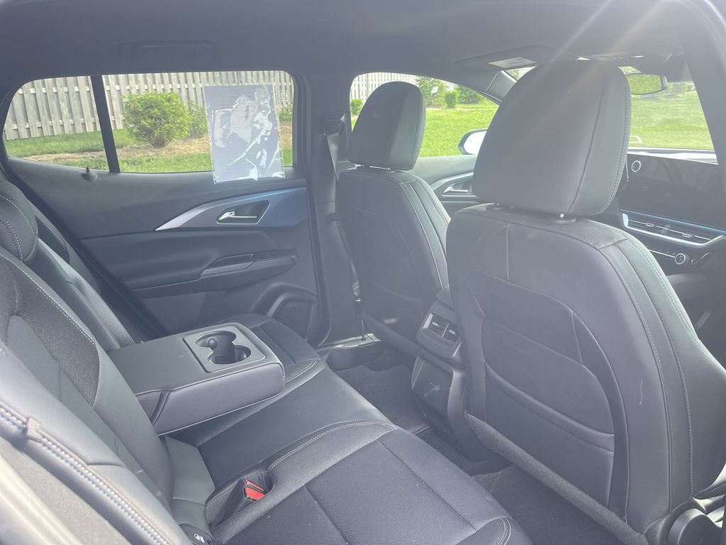 Used 2024 Chevrolet Equinox EV LT AWD/4WD image 28
