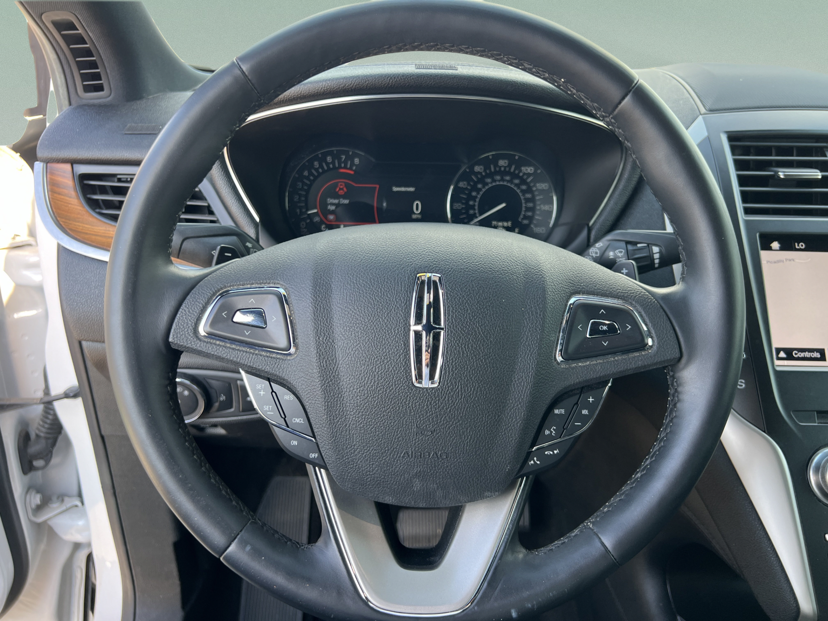 Used 2019 Lincoln MKC Reserve w/ MKC Climate Package FWD image 12