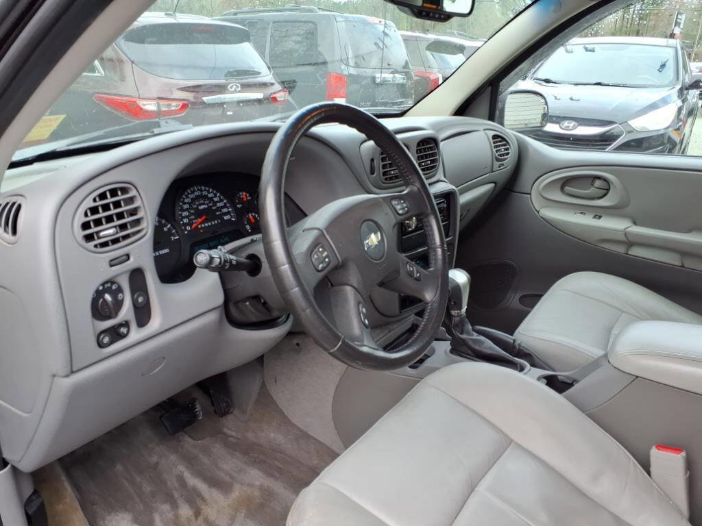 Used 2008 Chevrolet TrailBlazer LT w/ Cargo Convenience Package image 12