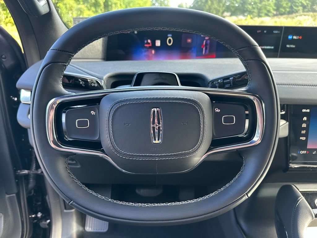 New 2027 Lincoln Navigator Reserve w/ Jet Appearance Package AWD/4WD image 7