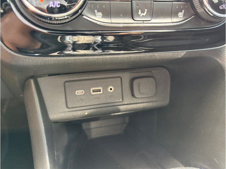 Used 2021 Buick Encore GX Select w/ Sport Touring Package FWD image 30