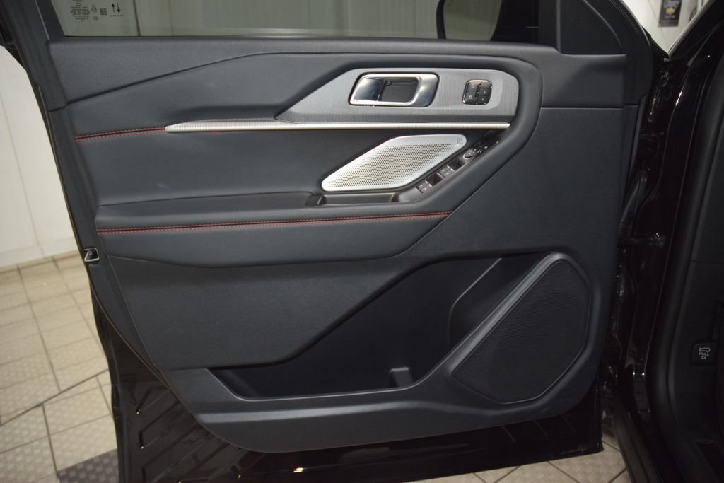 Used 2025 Ford Explorer ST w/ Sun And Sound Package AWD/4WD image 40