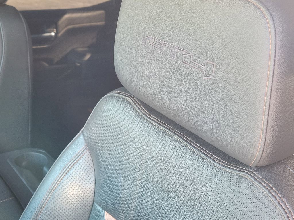 Used 2020 GMC Sierra 1500 AT4 w/ AT4 Premium Package image 15