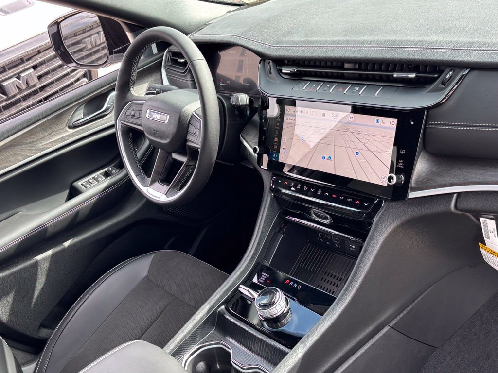 New 2027 Jeep Grand Cherokee Altitude AWD/4WD image 26