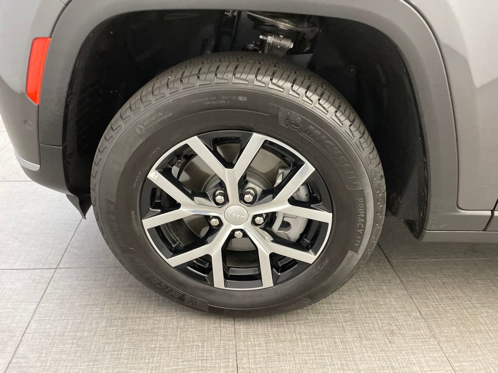 New 2025 Jeep Grand Cherokee L Limited w/ Luxury Tech Group II RWD image 6