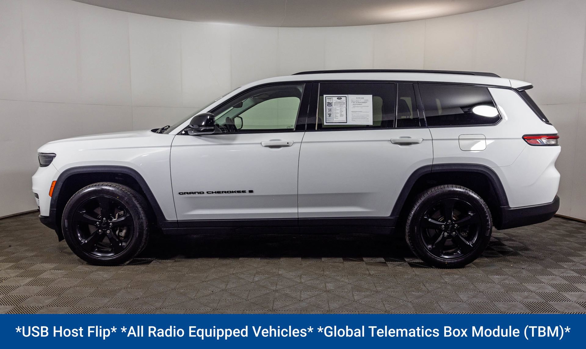 Used 2022 Jeep Grand Cherokee L Limited w/ Black Appearance Package AWD/4WD image 21