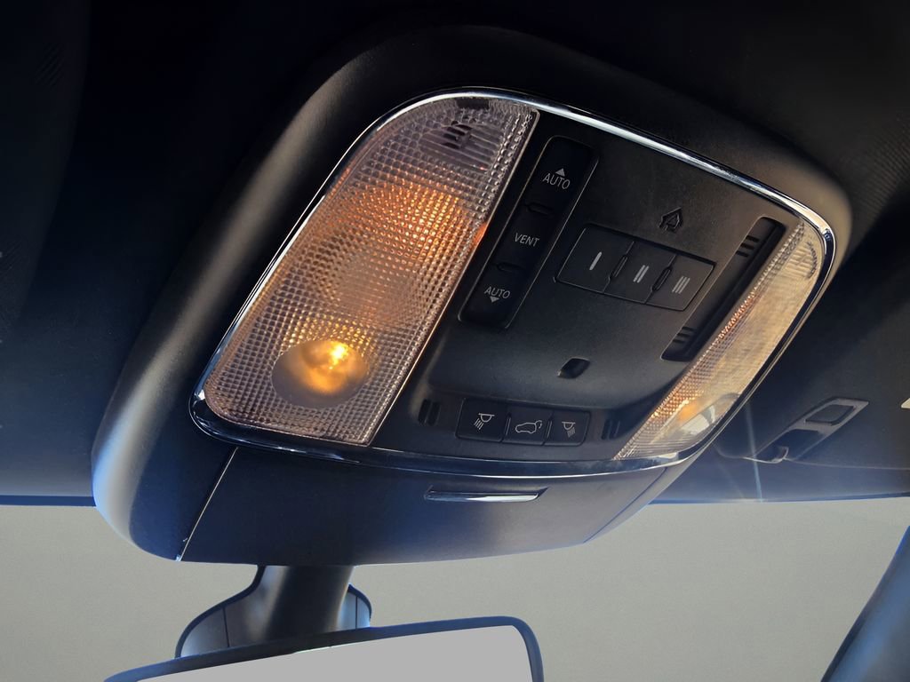 Used 2022 Jeep Grand Cherokee Limited image 24