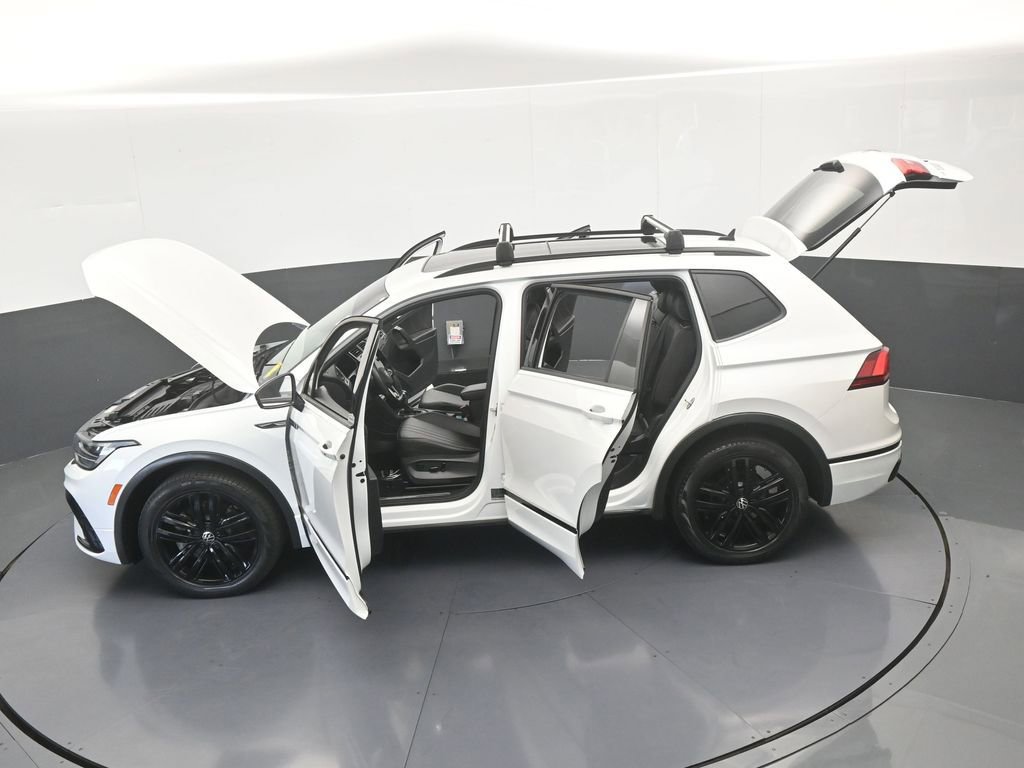 Used 2022 Volkswagen Tiguan SE R-Line image 63