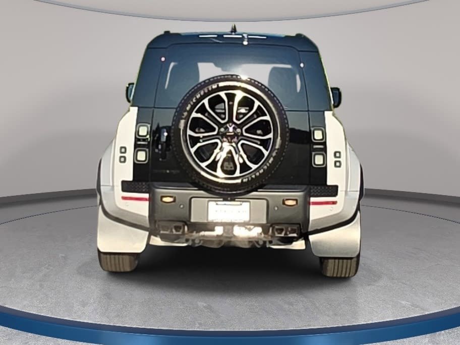 New 2026 Land Rover Defender 110 OCTA AWD/4WD image 6