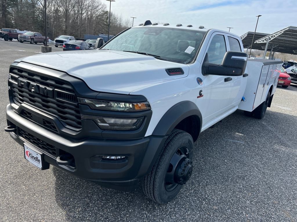 New 2025 RAM 5500 Tradesman AWD/4WD image 6