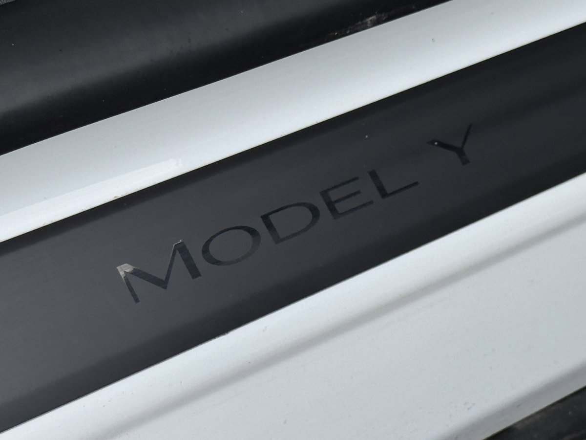 Used 2022 Tesla Model Y Long Range AWD/4WD image 20