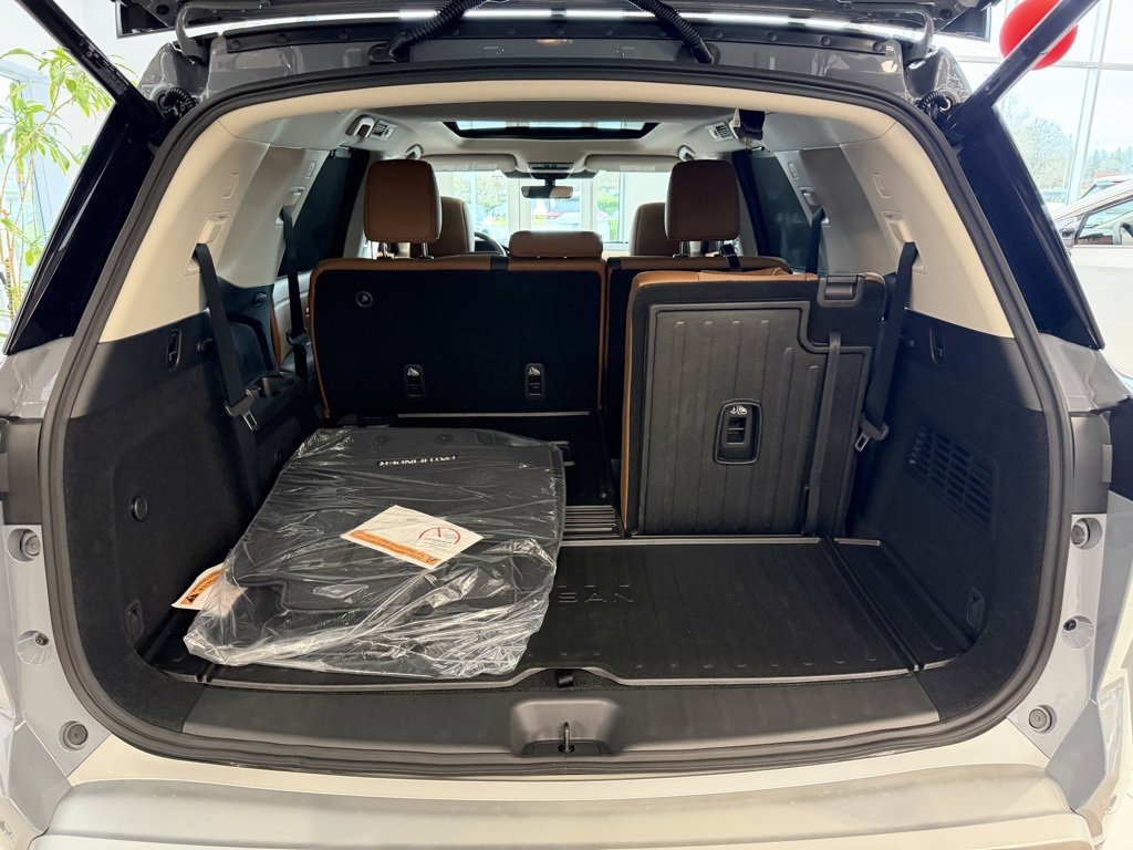 New 2025 Nissan Pathfinder Platinum w/ Cargo Package image 10