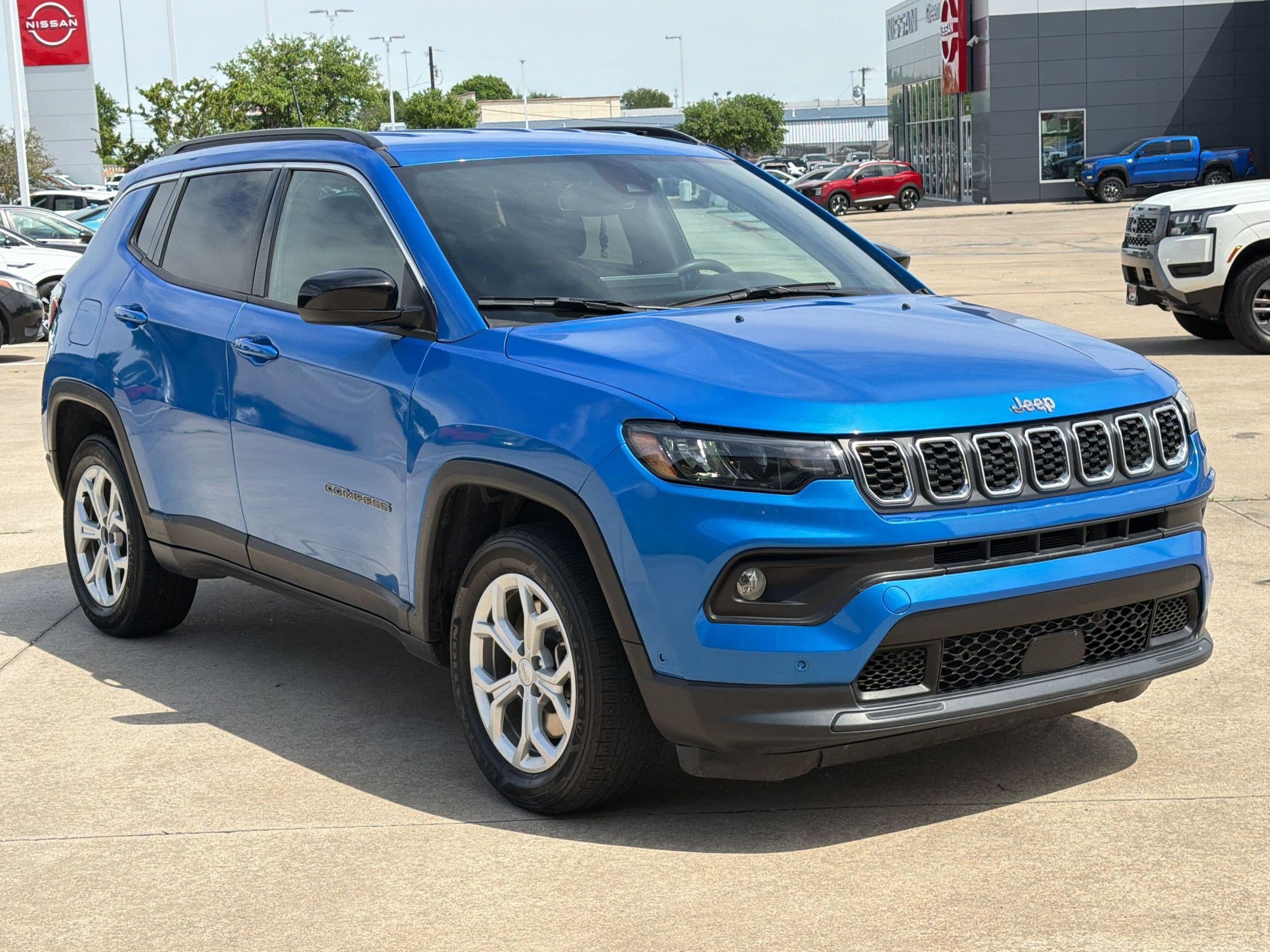 Used 2024 Jeep Compass Latitude image 6