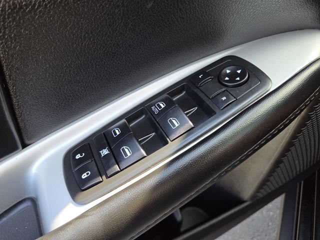 Used 2019 Dodge Journey SE w/ Blacktop Package FWD image 8
