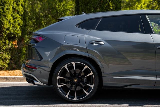 Used 2019 Lamborghini Urus image 13