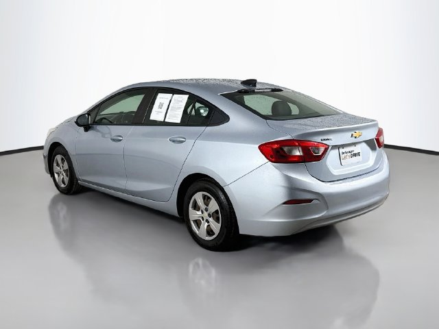 Used 2017 Chevrolet Cruze LS FWD image 11