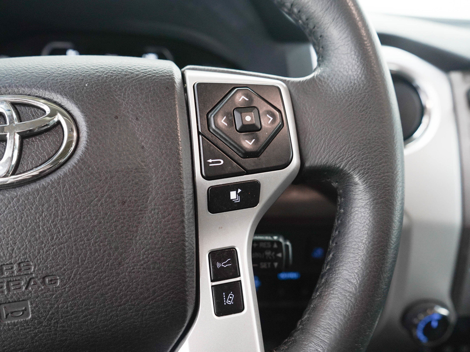 Used 2021 Toyota Tundra Limited w/ Limited Premium Package AWD/4WD image 27