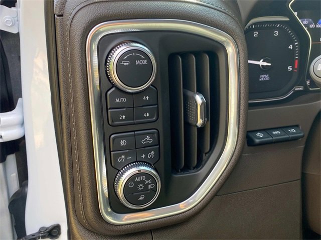 Used 2022 GMC Sierra 3500 Denali w/ Denali Ultimate Package image 16