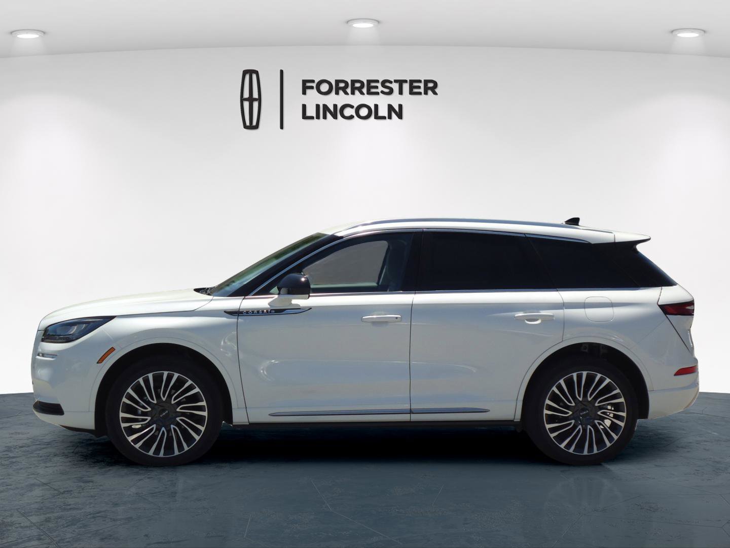 Used 2022 Lincoln Corsair AWD w/ Equipment Group 101A image 6