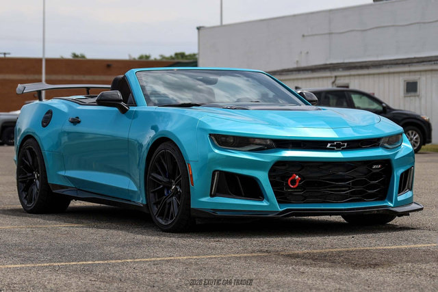 Used 2019 Chevrolet Camaro ZL1 RWD image 12