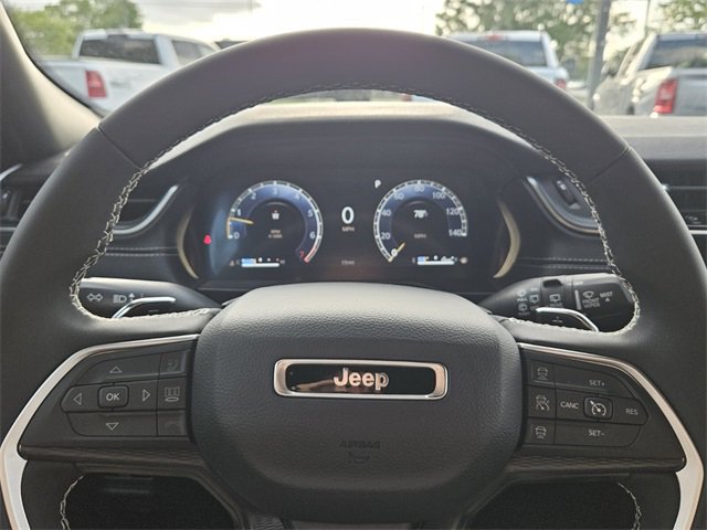 New 2025 Jeep Grand Cherokee Laredo X image 11