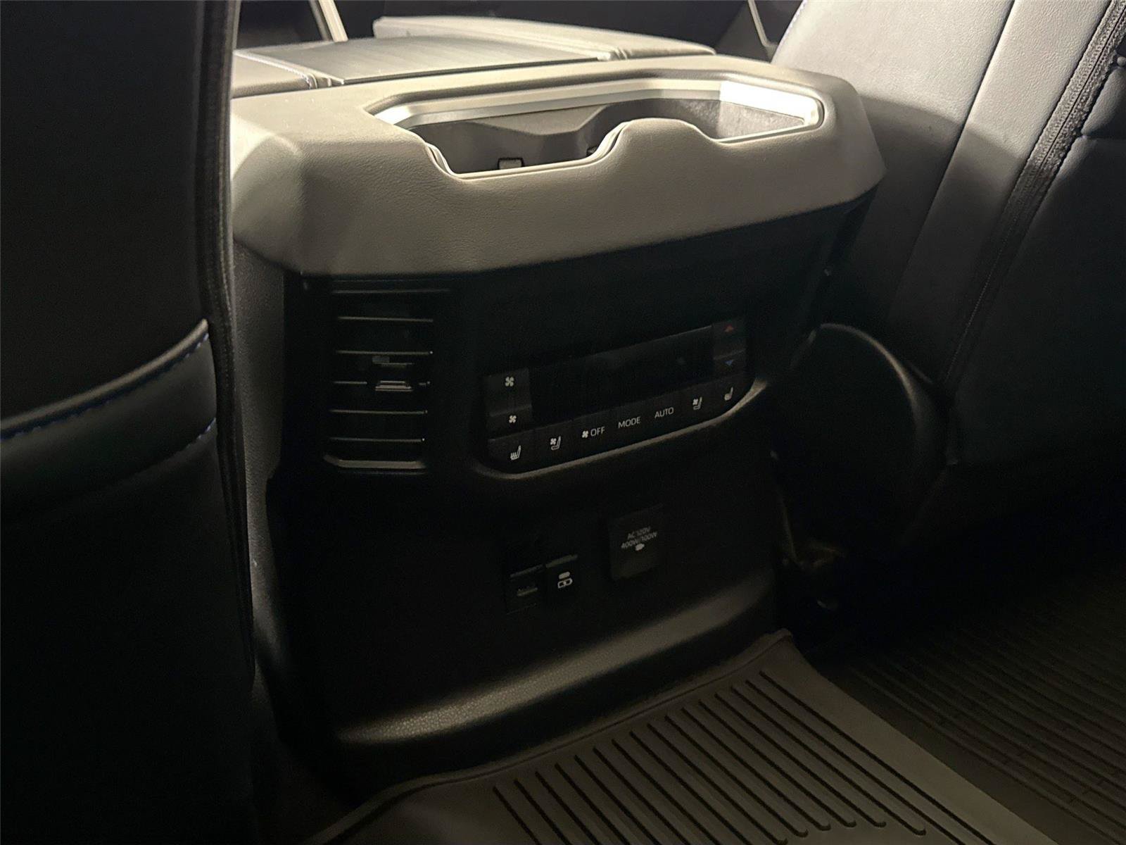 Certified 2025 Toyota Sequoia Platinum AWD/4WD image 37