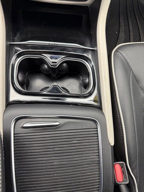 Used 2022 Chrysler Pacifica Limited FWD image 39