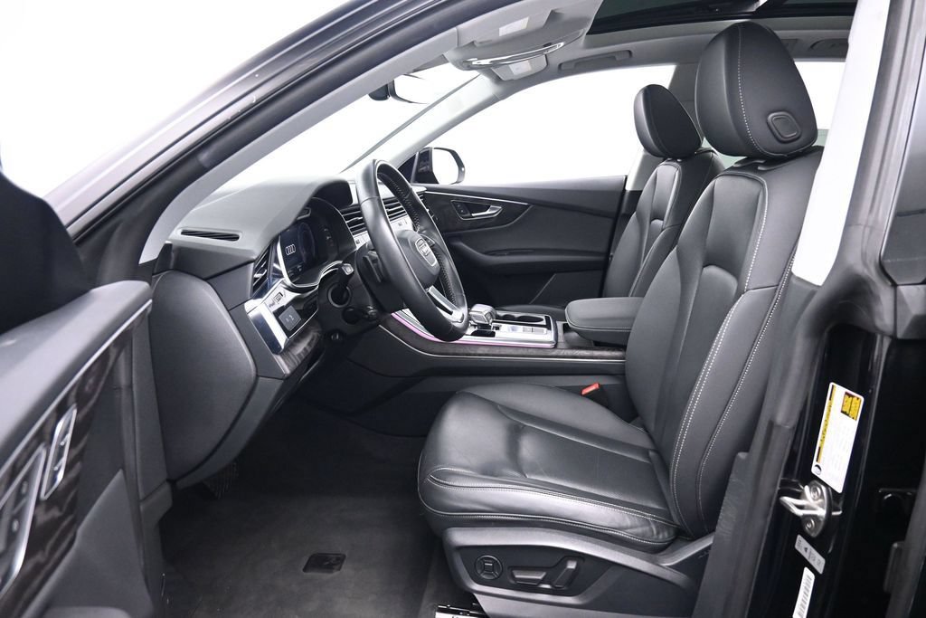 Used 2020 Audi Q8 Premium Plus w/ Premium Plus Package AWD/4WD image 11