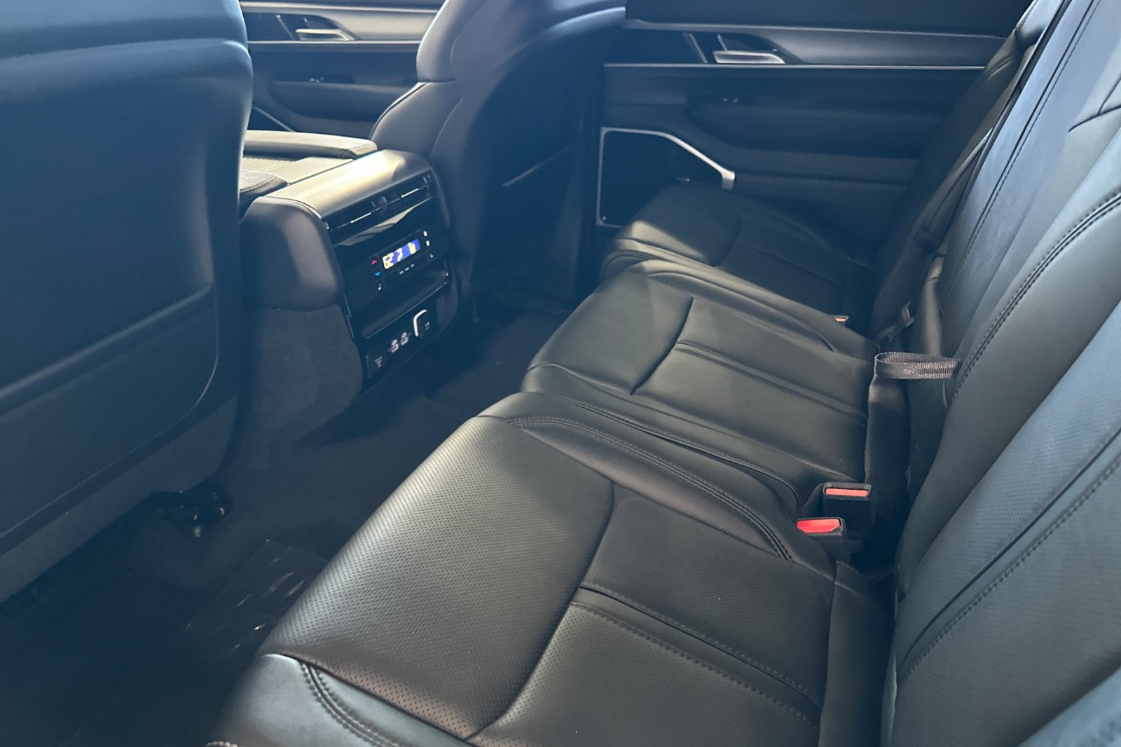 New 2026 Jeep Grand Wagoneer Limited AWD/4WD image 12