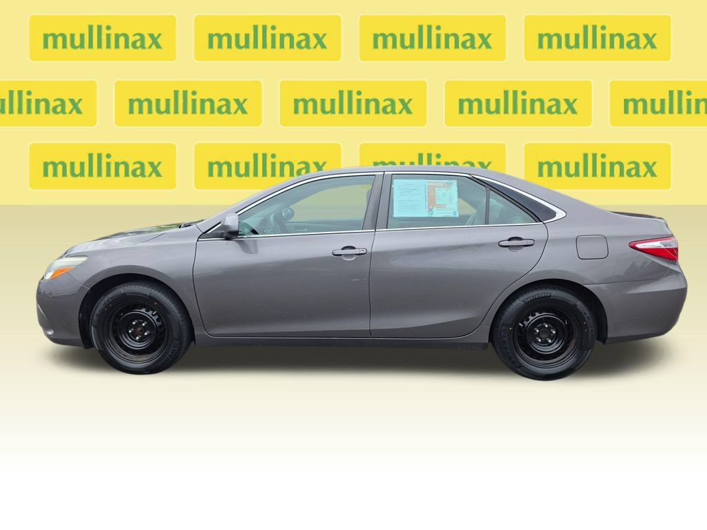Used 2016 Toyota Camry LE FWD image 11