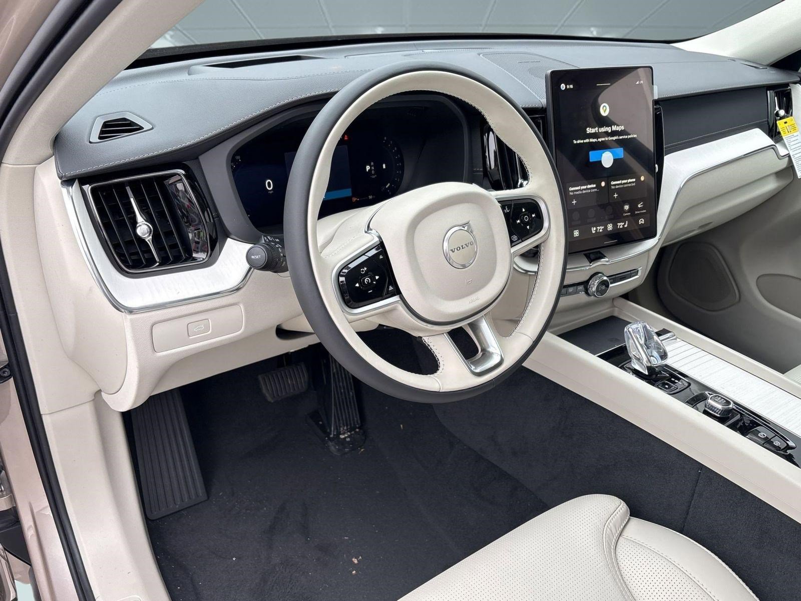 New 2026 Volvo XC60 B5 Ultra w/ Protection Package Premier image 4