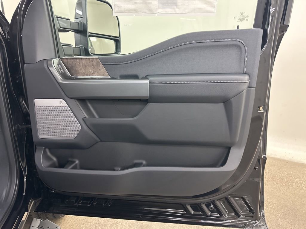 New 2026 Ford F250 Lariat w/ Black Appearance Package image 17