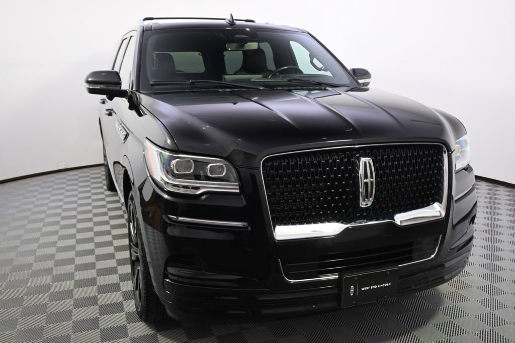 Certified 2023 Lincoln Navigator L Reserve AWD/4WD image 9