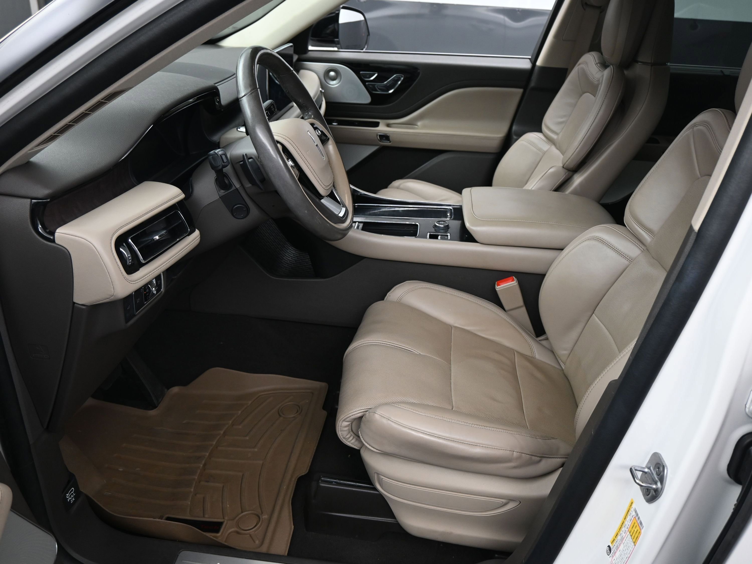 Used 2022 Lincoln Aviator Reserve w/ Equipment Group 201A image 5