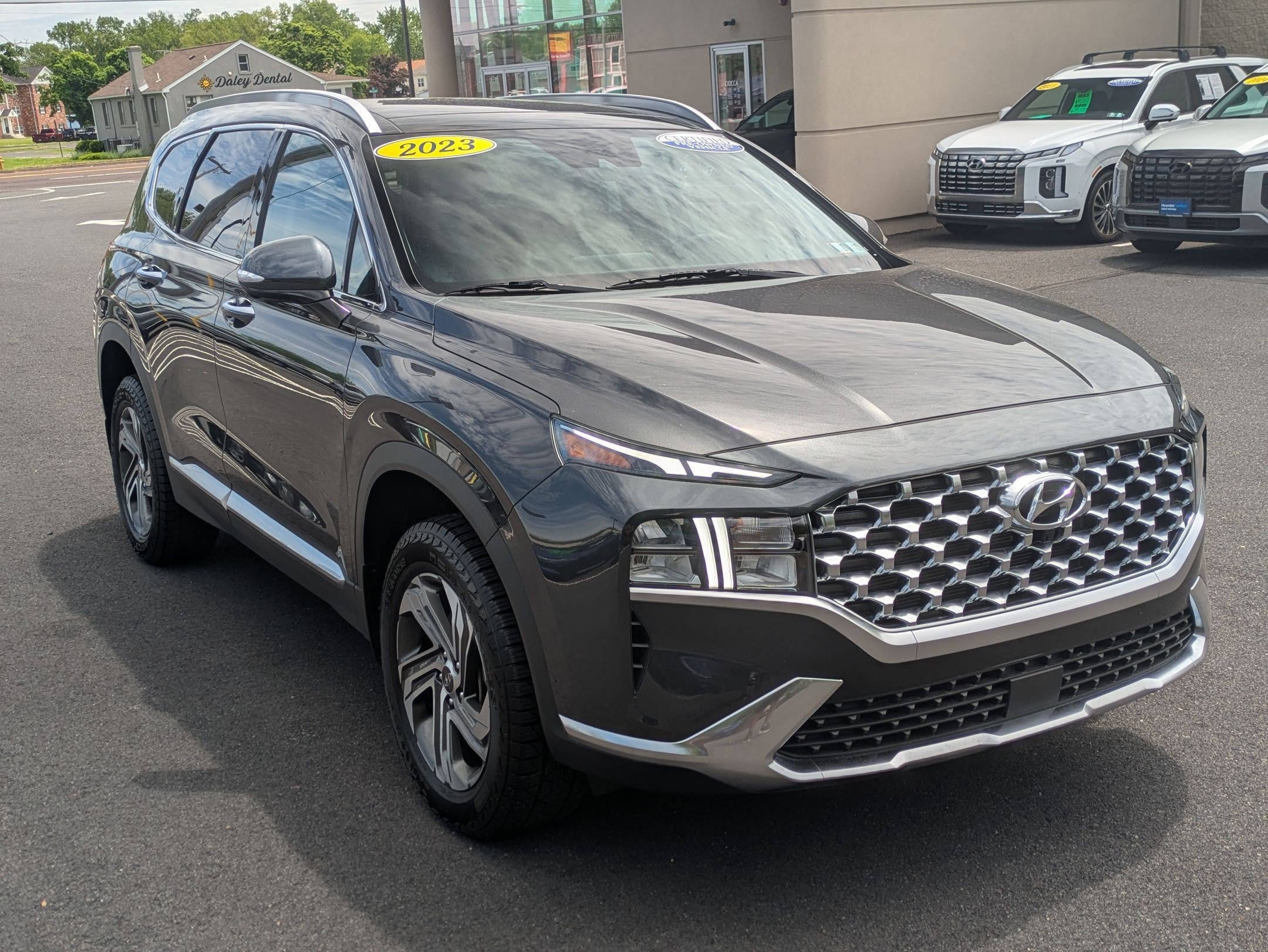 Certified 2023 Hyundai Santa Fe SEL w/ Premium Package AWD/4WD image 3