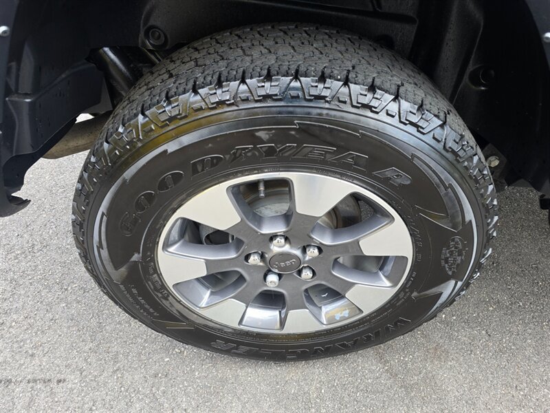 Used 2021 Jeep Wrangler Unlimited Sahara AWD/4WD image 28