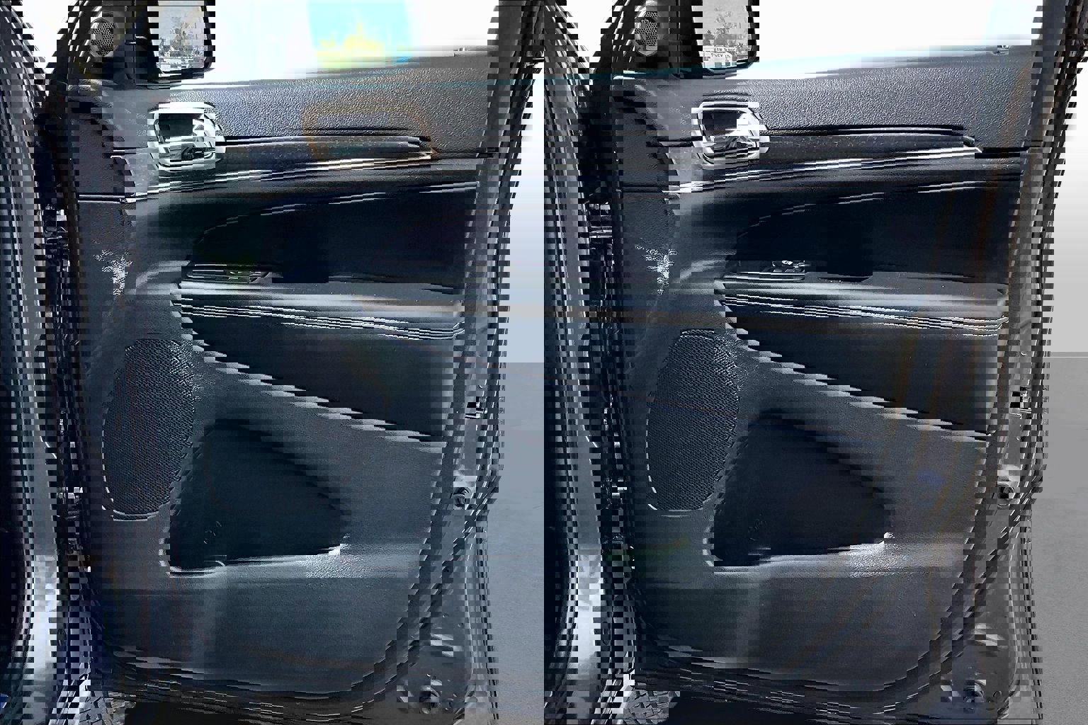 Used 2017 Jeep Grand Cherokee Limited image 17