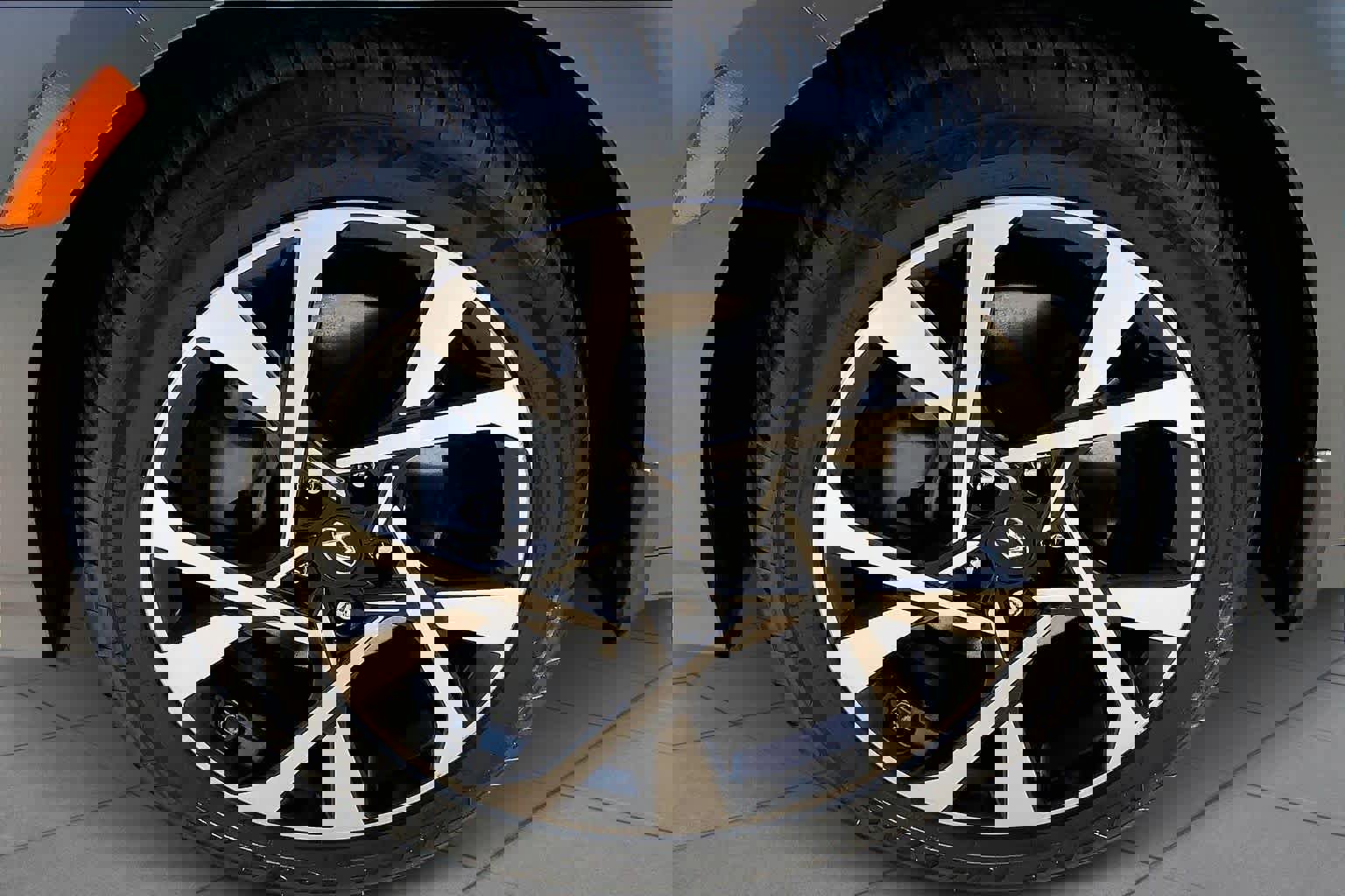 Used 2023 Hyundai Kona Limited image 10