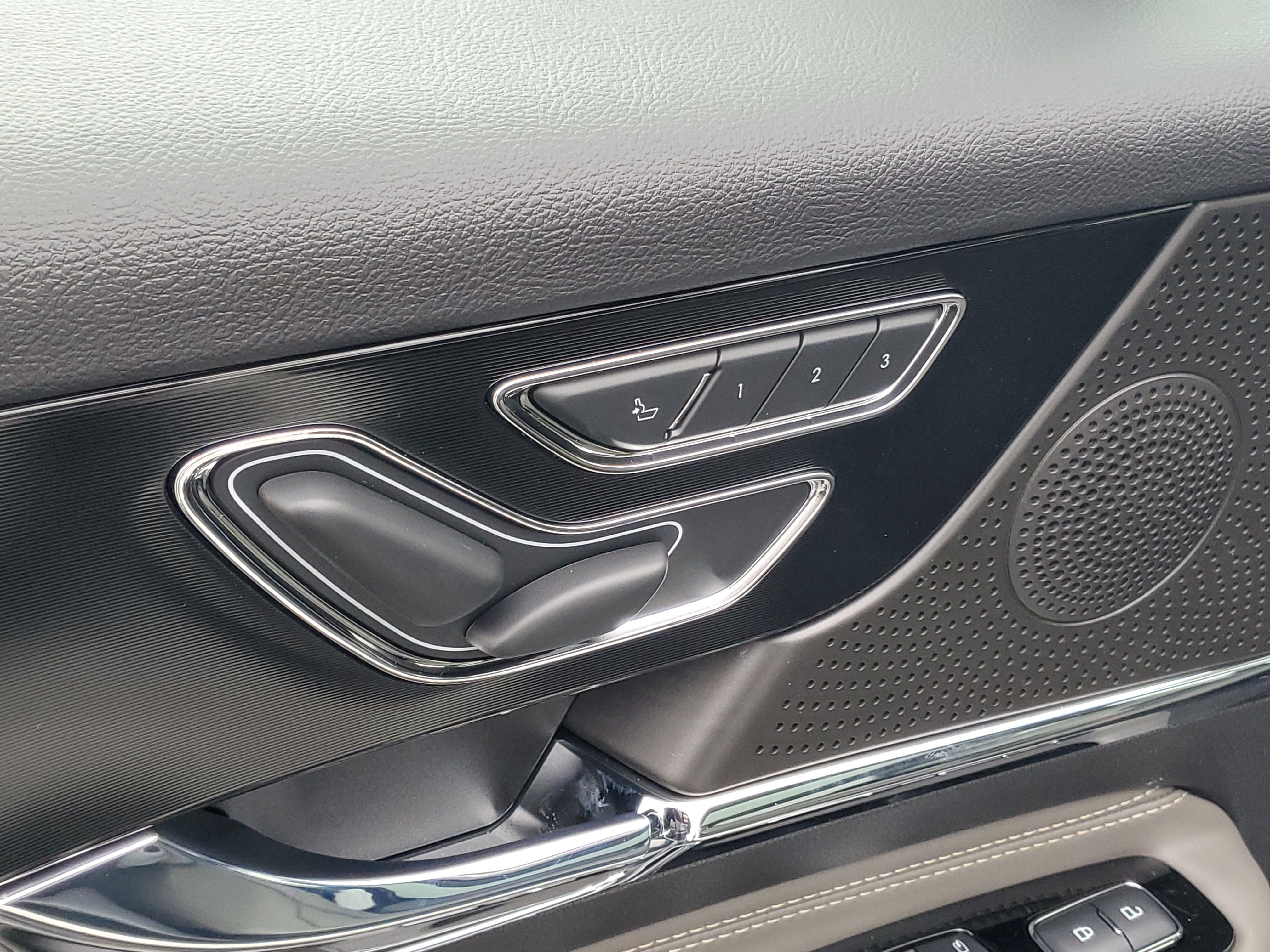 New 2026 Lincoln Corsair Premiere image 9