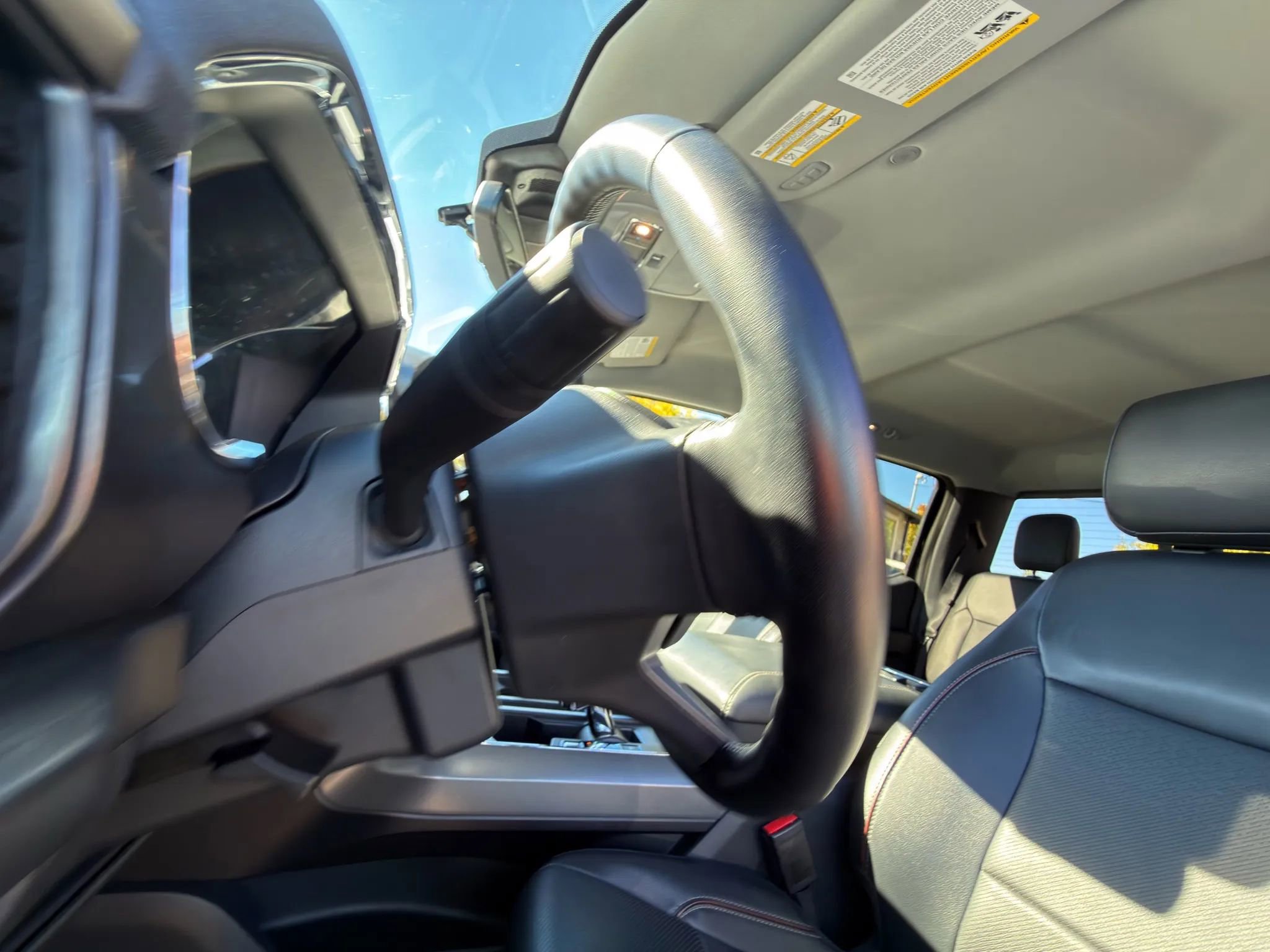 Used 2023 Ford F150 Lariat w/ Trailer Tow Package image 32