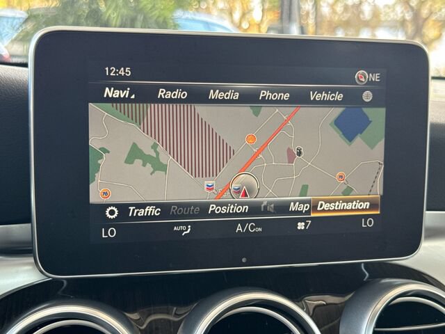 Used 2019 Mercedes-Benz GLC 300 4MATIC image 23